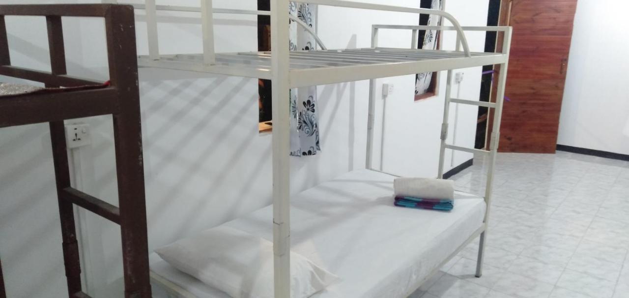 Walkers Hostel ตรินโคมาลี ภายนอก รูปภาพ
