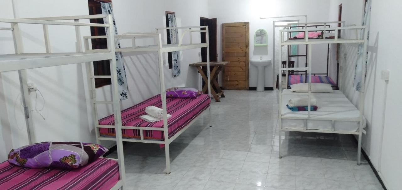 Walkers Hostel ตรินโคมาลี ภายนอก รูปภาพ