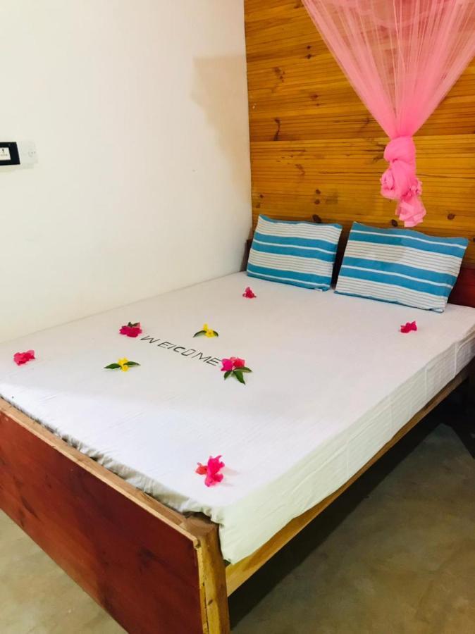 Walkers Hostel ตรินโคมาลี ภายนอก รูปภาพ