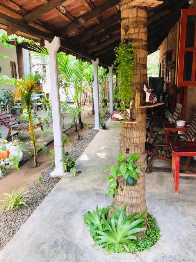 Walkers Hostel ตรินโคมาลี ภายนอก รูปภาพ