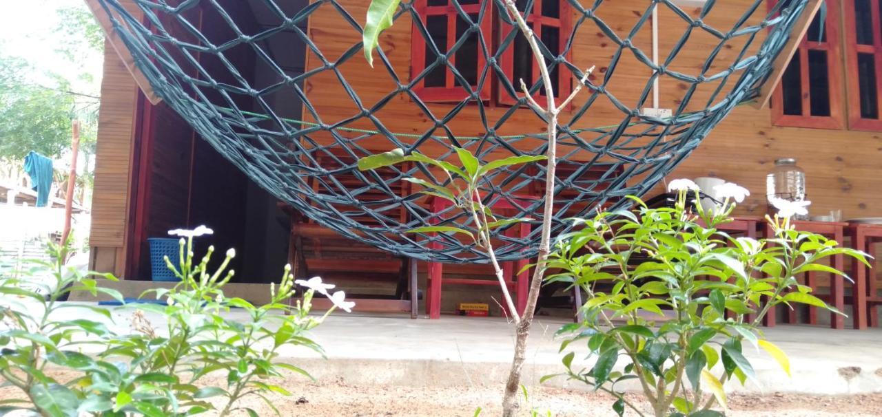 Walkers Hostel ตรินโคมาลี ภายนอก รูปภาพ