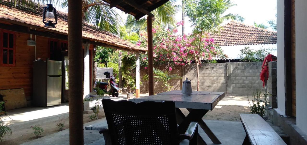 Walkers Hostel ตรินโคมาลี ภายนอก รูปภาพ