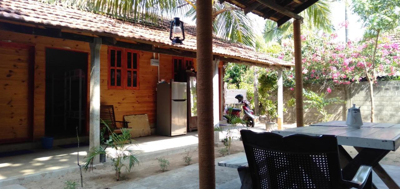 Walkers Hostel ตรินโคมาลี ภายนอก รูปภาพ